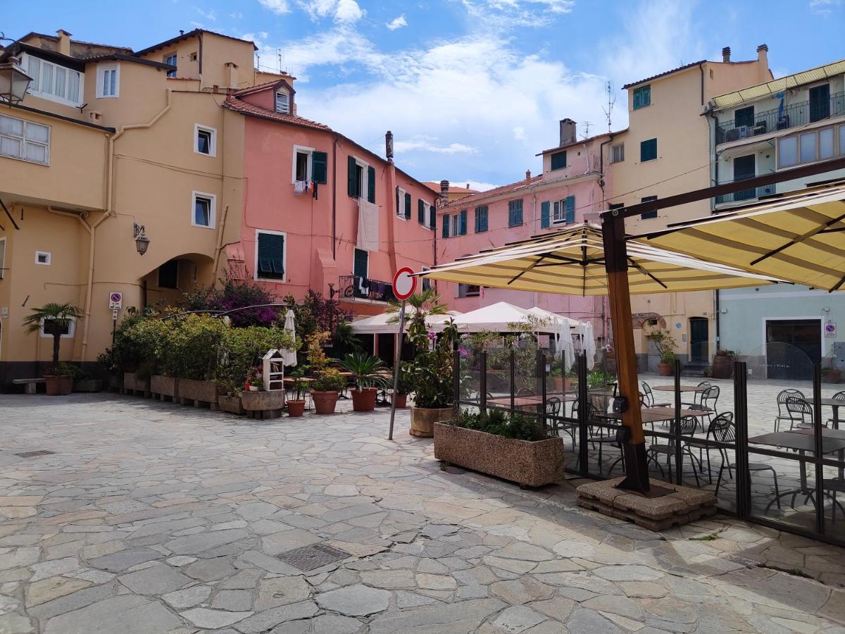 Incantevole Appartamento Sul Mare - Borgo Marina Империя Экстерьер фото